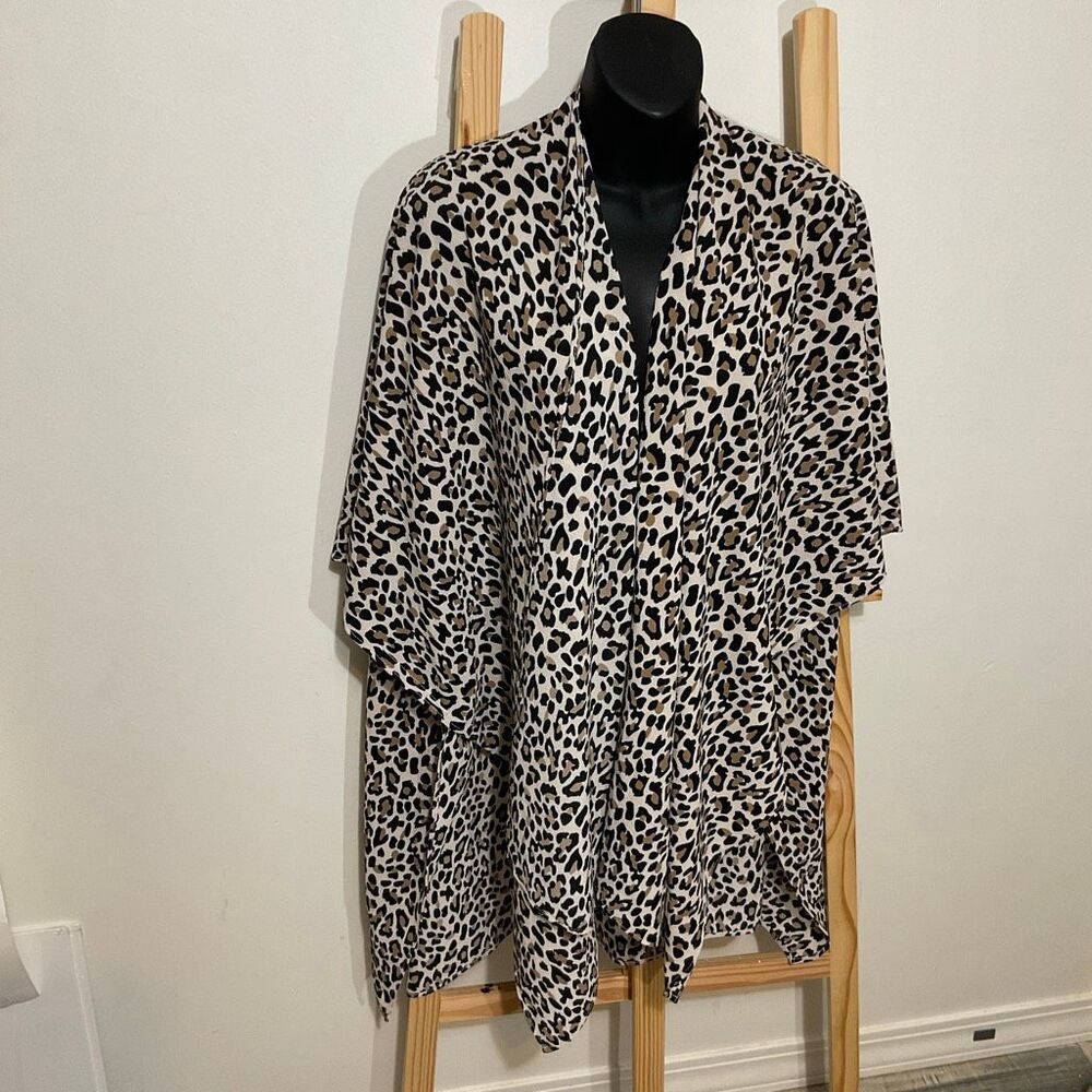 Time and Tru Women’s Leopard print kimono wrap, cover-up, one size fits most